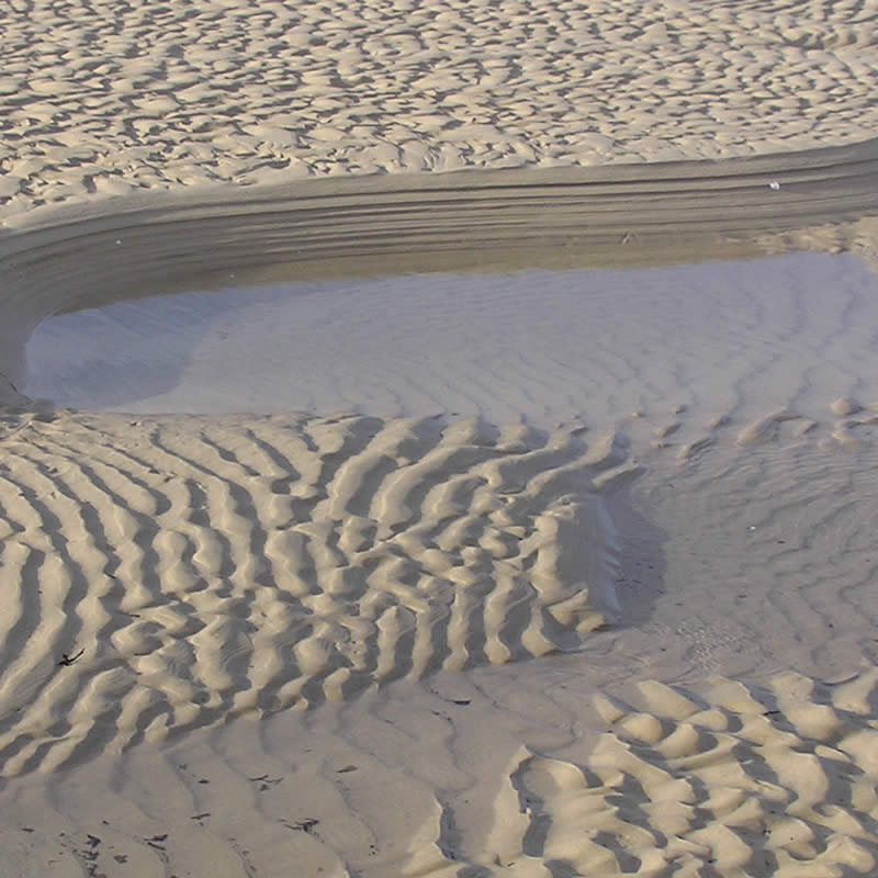 River sand patterns. Image: iStock.