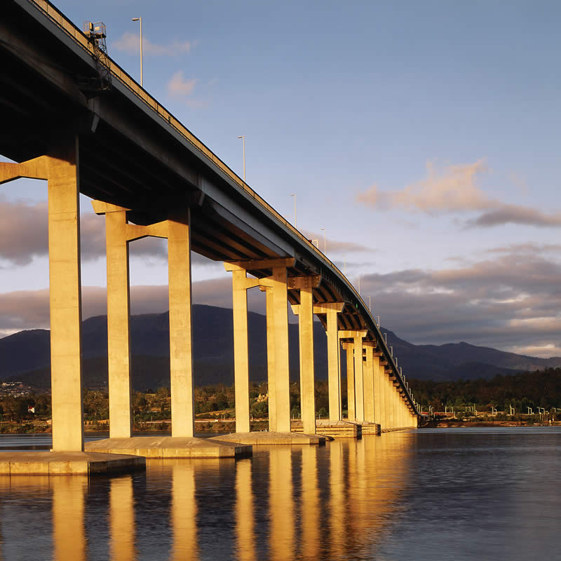 Tasman Bridge, Hobart. Image: Tourism Tasmania / George Apostolidis.